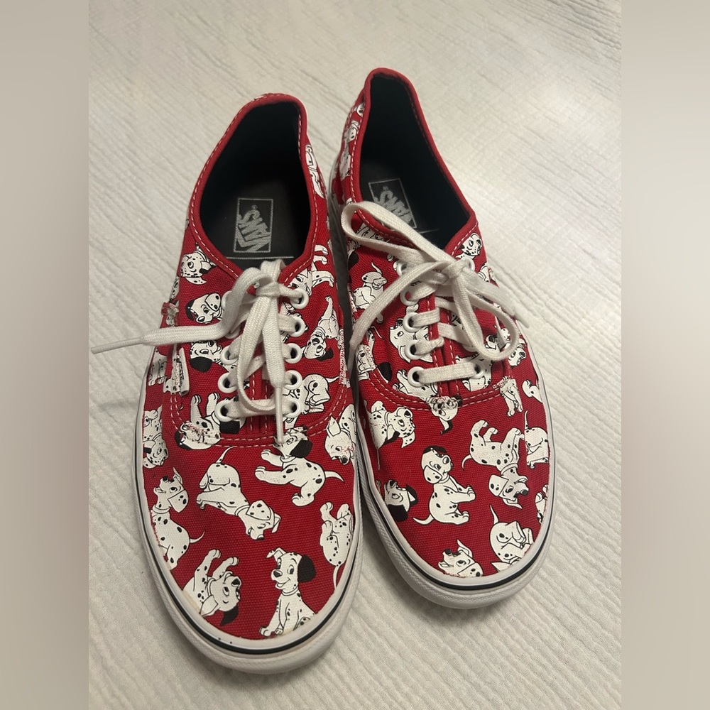 Disney Vans 101 Dalmatians Red & Black Sneakers Women’s 12 Men’s 10.5
